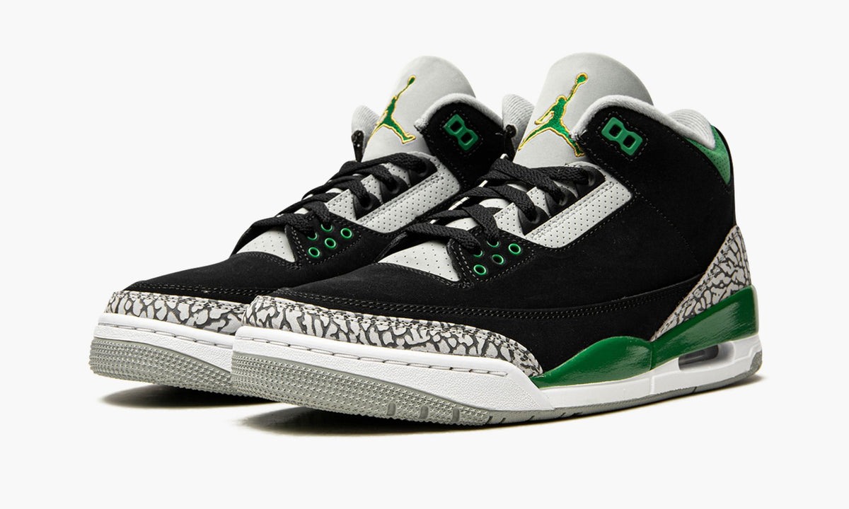 Air Jordan 3 Retro "Pine Green" Sneakers