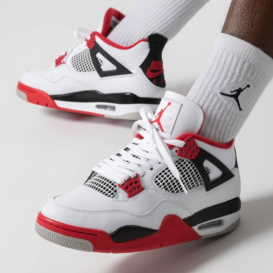 Jordan 3 Retro SE Fire Red Denim (2020) Sneakers